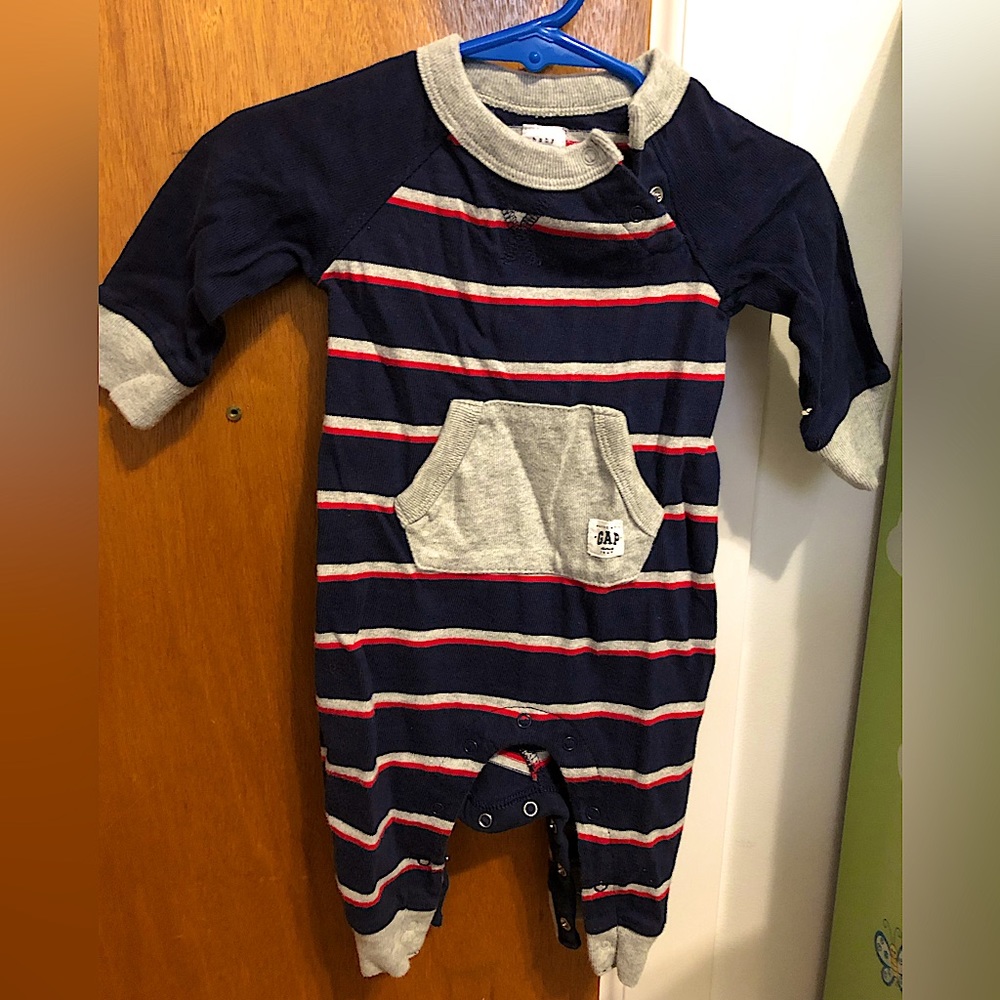 baby GAP Romper 3-6M
